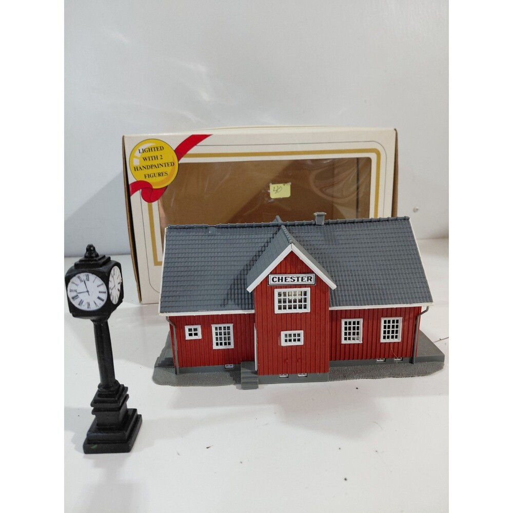 Model Power 676 HO Gauge Model Railroad Accessory Lighted Chester Station w/Box